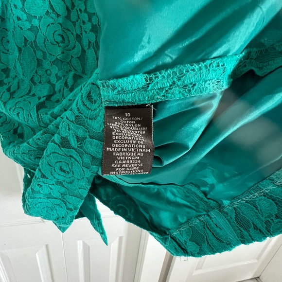 Beautiful Jade Green, fully lined lace dress, worn one time. - Picture 5 of 5